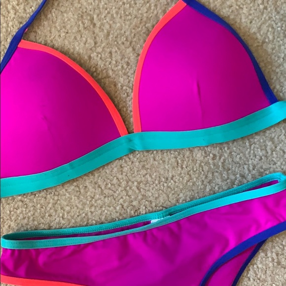 Atmosphere Bikini - Picture 2 of 6